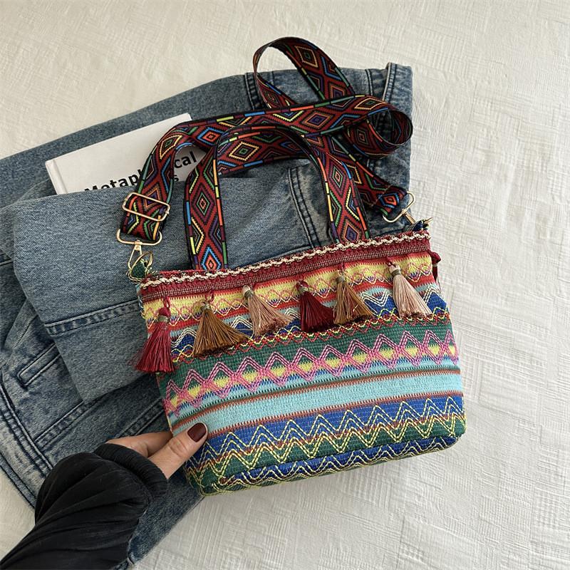 Stylish Versatile Medium Capacity Tote Bag For Women In Fashionable Canvas With Bucket Shape