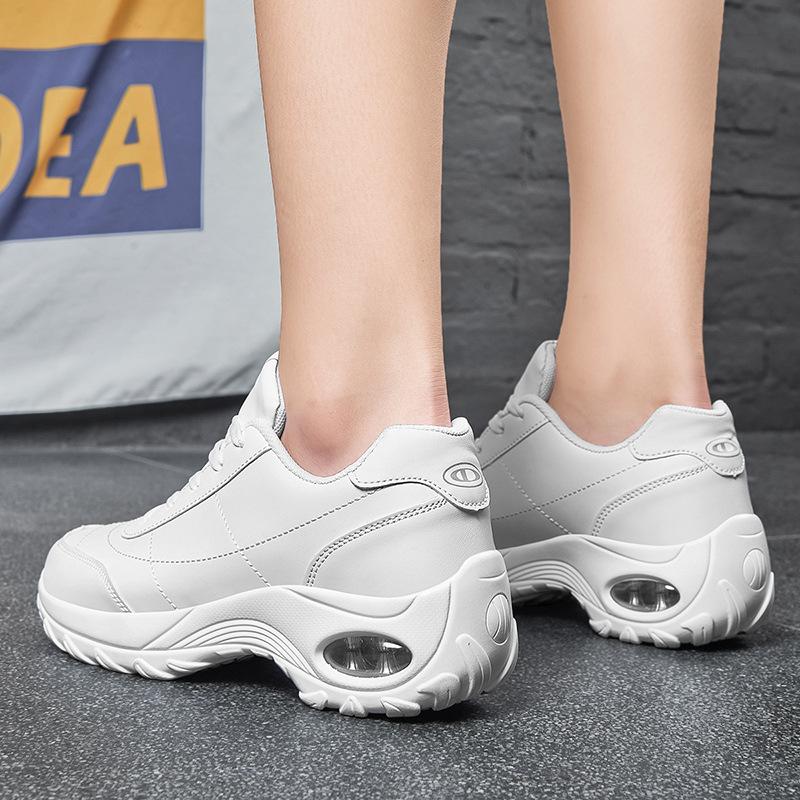 White Running Sneakers Spring and Autumn Leather Waterproof Breathable Dancing Shoes Lightweight Non-slip Soft-soled Travel Shoes