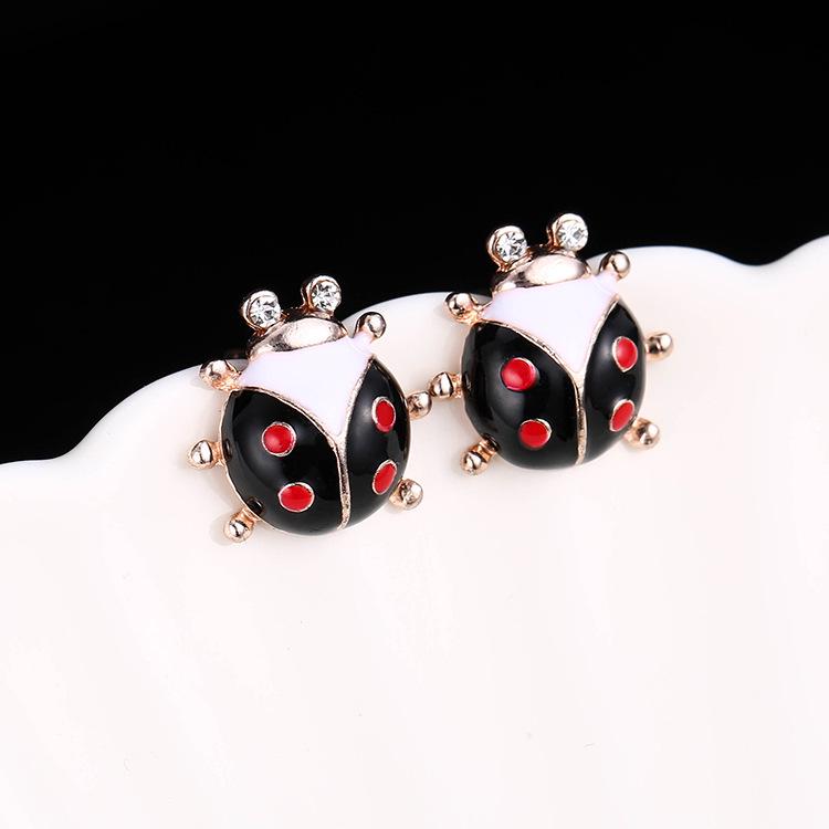 Korean Ladybug Beetle Stud Earrings - Retro Japanese Style, Fun and Versatile Ear Accessories, 2024 Collection
