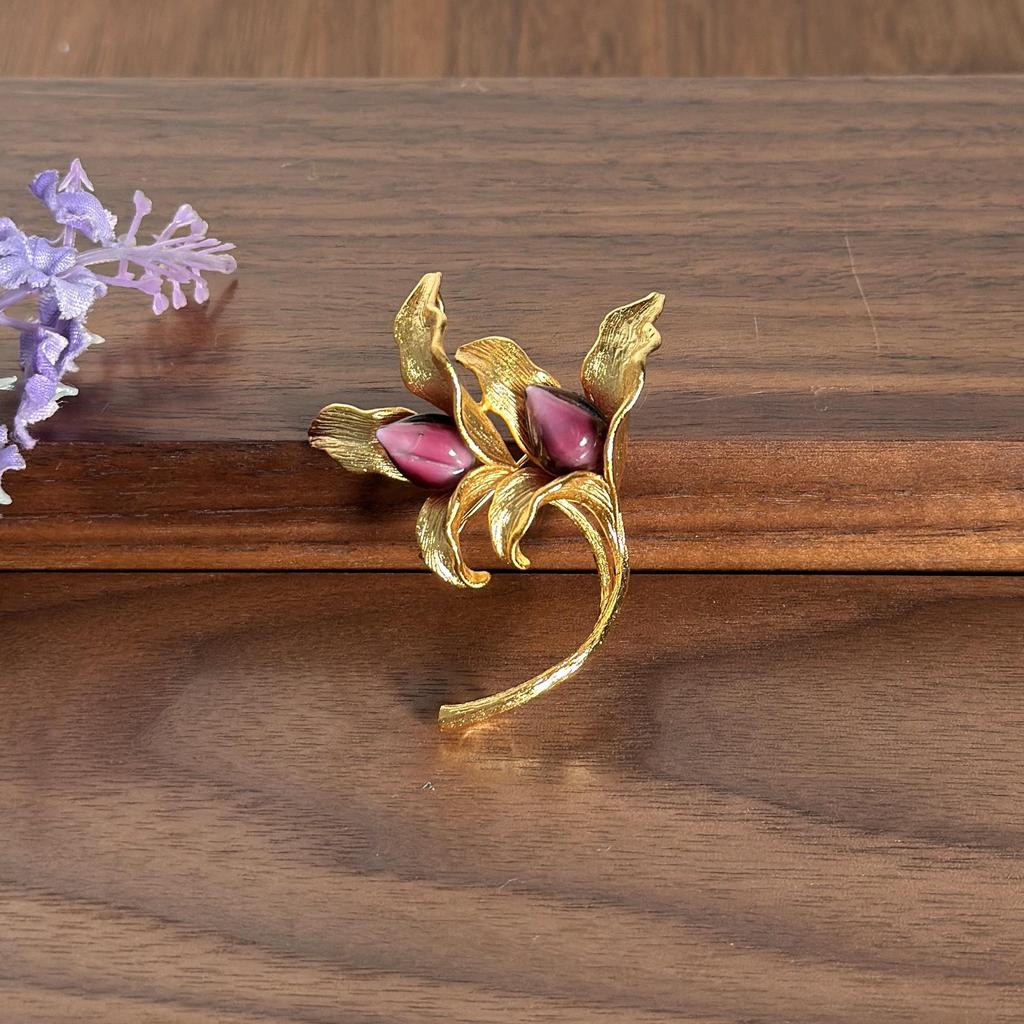 Lily Italian Craft Glass Brooch - Elegant Retro French Design for Women