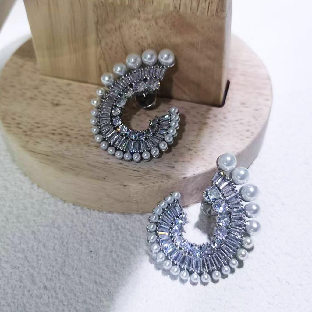 Heart Necklace Women's High Jewelry Set Luxury Pearl Necklace Earrings Ring Bracelet Suitable for Wedding Gifts