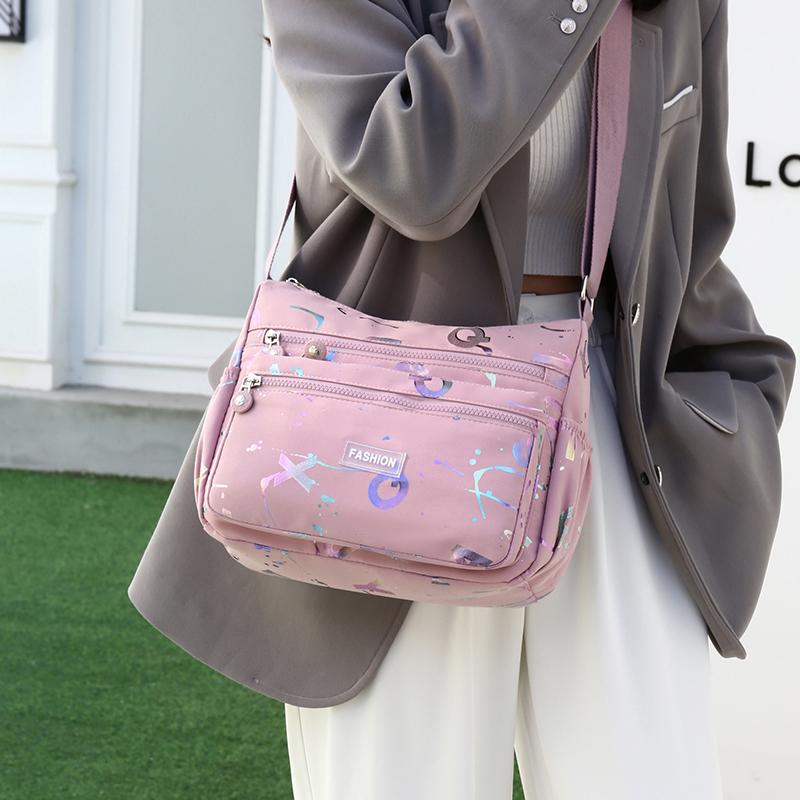 Vícevrstvý tisk Dámská taška přes rameno Módní taška Messenger Voděodolná nylonová taška Oxford Crossbody Kabelky Kabelky Velké tašky