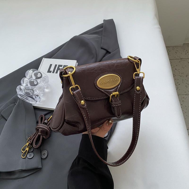 IELGY Retro One-Shoulder Underarm Bag Female Spring Fashion Simple Messenger Bag