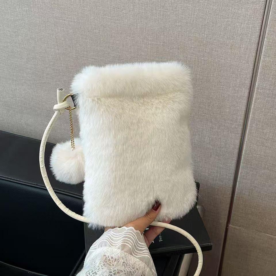 Yogodlns New Plush Shoulder Bag For Women, Mini Solid Color Plush Wallet, Cute And Versatile For Coins, Cell Phone Pouch