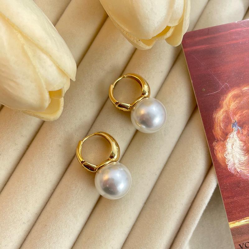 Elegant Imitation Pearl Earring For Women Gold Color Round Drop Earrings Korean Delicate Irregular Design Unusual 2025 Fashion Jewelry