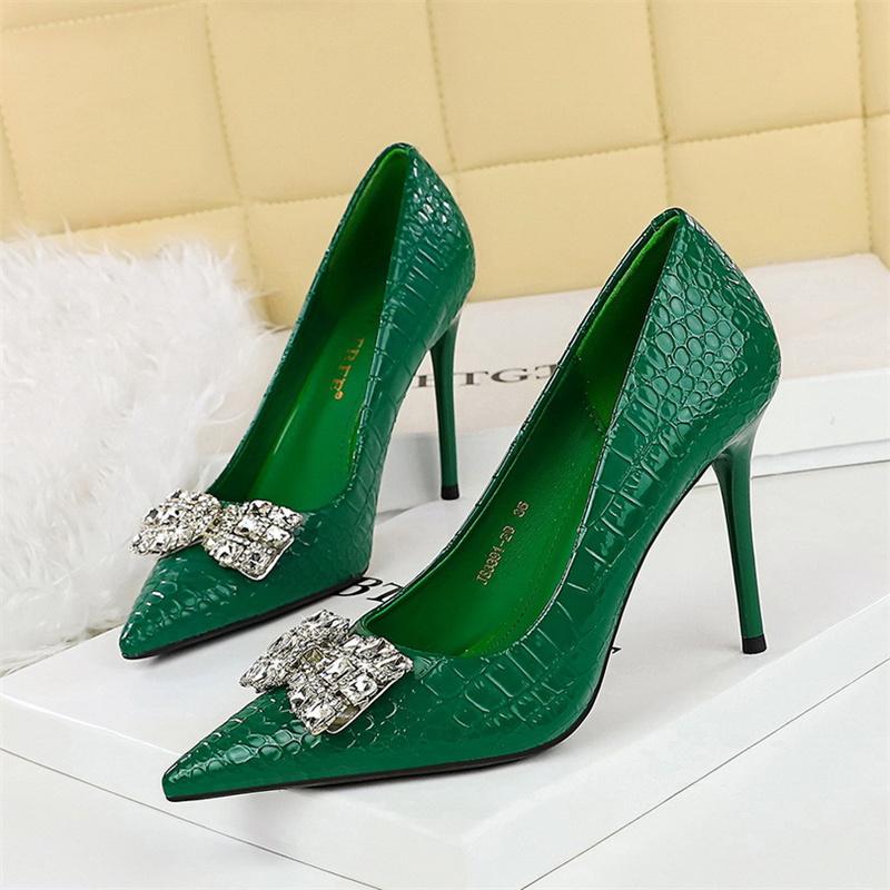 

Patent Leather Banquet High Heels Shallow Mouth Pointed Toe Rhinestone Bow Buckle Single Shoes Elegant Versatile Intellectual 35