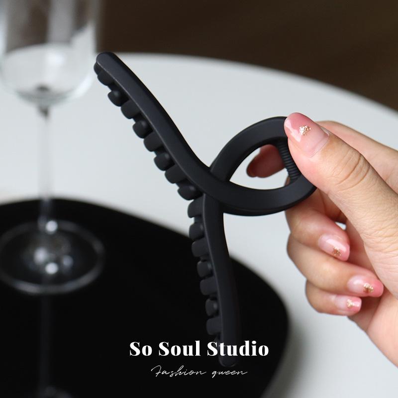 Large Black Frosted Shark Hair Clip - 13CM for Women