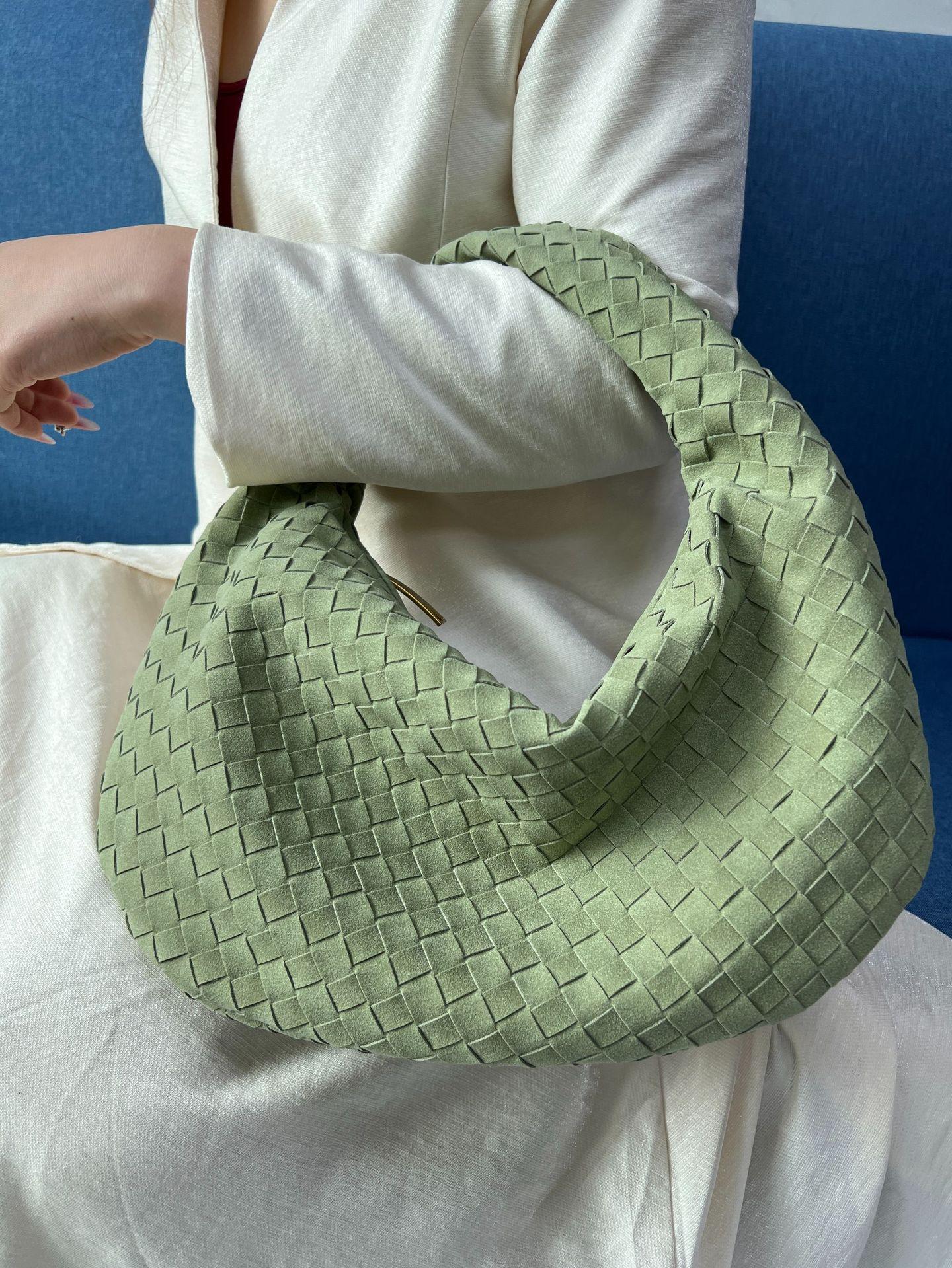 TrendyMBag Nieuwe Geweven Tas voor Dames, High-end Western-stijl Axeltas, Enkele Schouder Handtas voor Dames voor Dagelijks Gebruik, Grote Knoedeltas, Handtas 44*5*25CM lichtgroene kleur