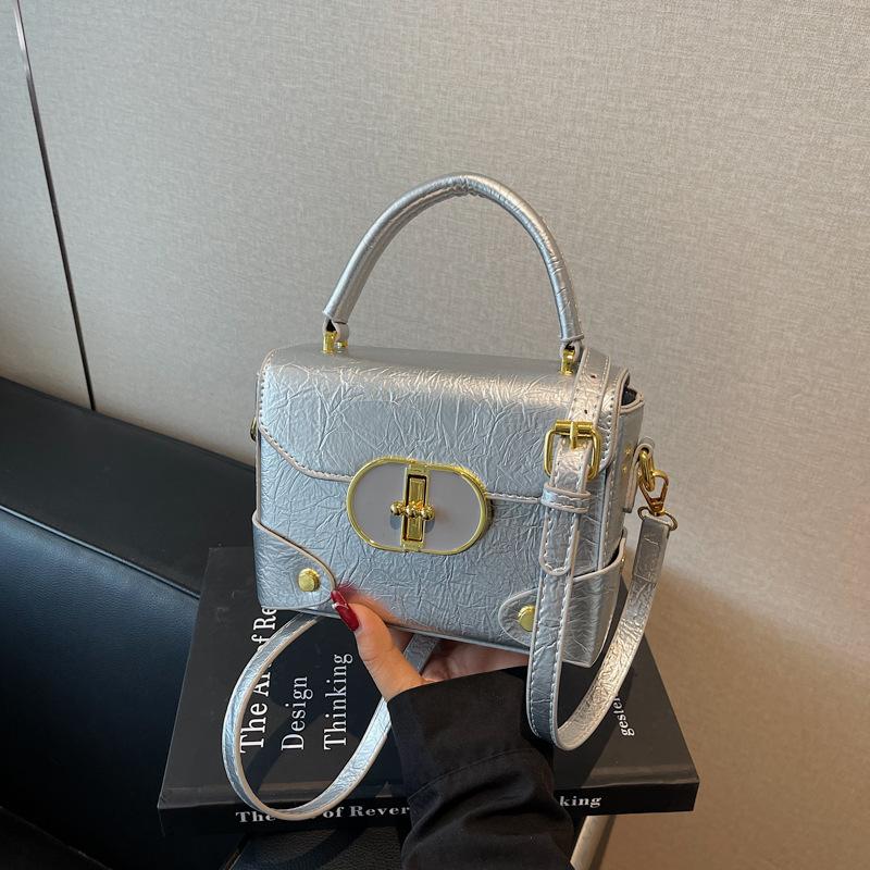 Small Bag Women's Summer Versatile New Fashion Messenger Bag Popular Small Square Bag