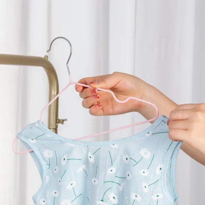 New Household Bold Children's Anti Slip Clothes Hanger with Seamless Hook, Anti Shoulder Corner, Anti Slip Bold Clothes Hanger