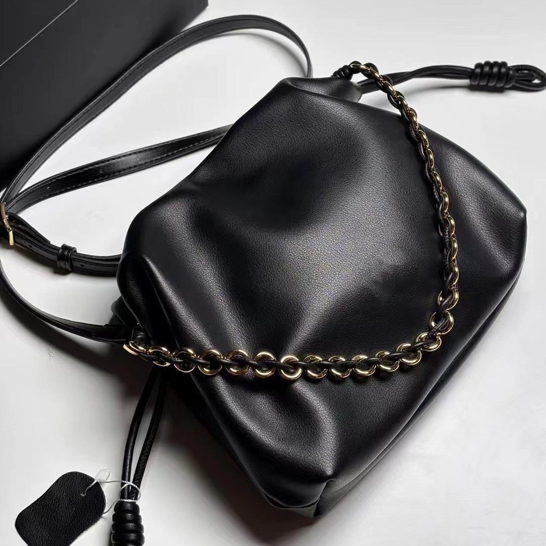 

Новая женская сумка высокого класса из коровьей кожи, сумка-облако, простая и универсальная 23x7x20cm чёрный