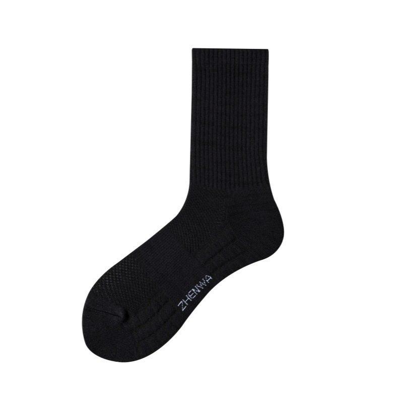 Black & White Solid Sport Socks: Cushioned, Simple, and Versatile for Basketball & Running.