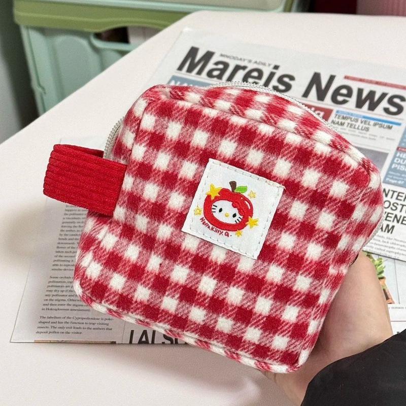 Women's Red Plaid Large-Capacity Makeup Bag – Cute Mini Storage for Lipstick, Camera, and Miscellaneous Items