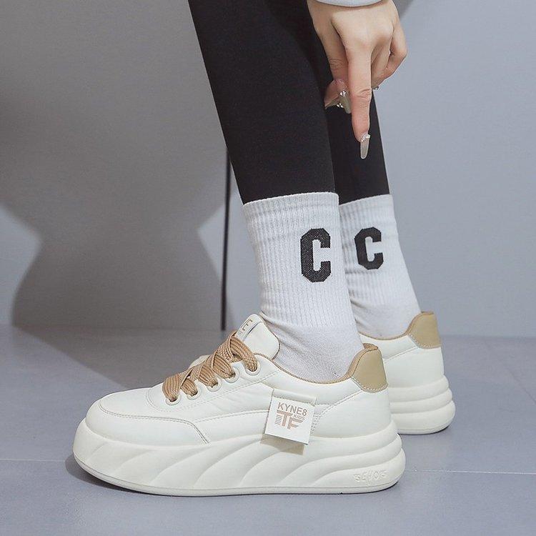 High-value Casual Board Shoes Autumn New Wear-resistant Versatile Platform Bread Sports Women's Shoes