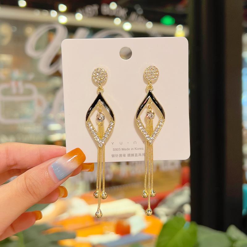 Silver Needle Long Geometric Tassel Earrings High Quality Fashion Face Skinny Earrings Versatile Earrings