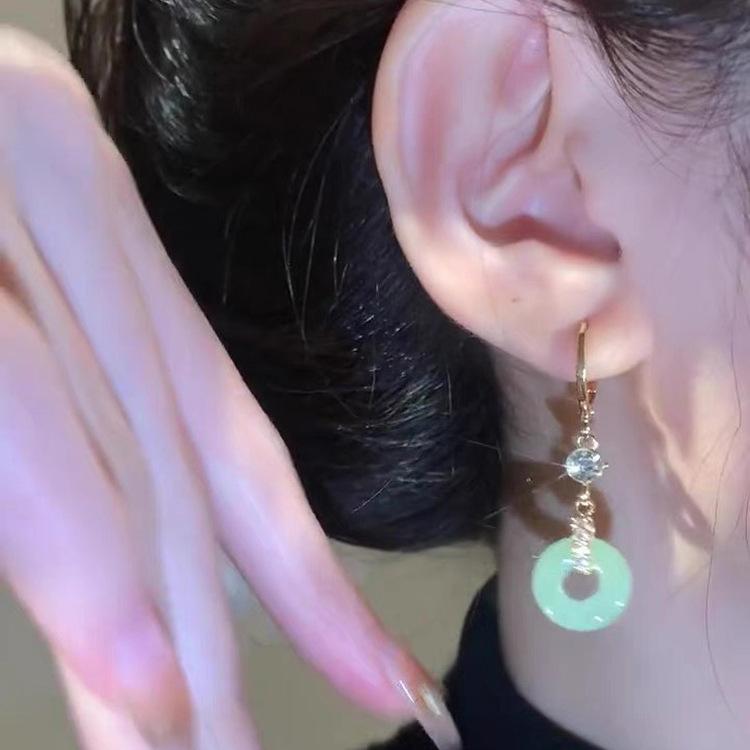 No pierced earrings~ Medieval style safety buckle earrings, jade niche design sense ins cold wind mosquito coil disc ear clips