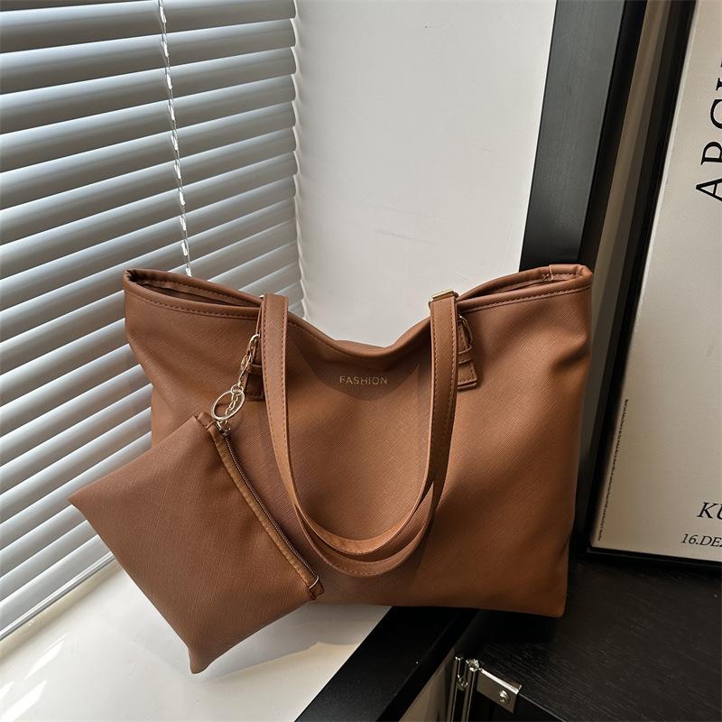 

Large capacity tote bag, water pine cloth shoulder women s bag, casual versatile waterproof handbag, high-end fashion commuter bag. коричневый