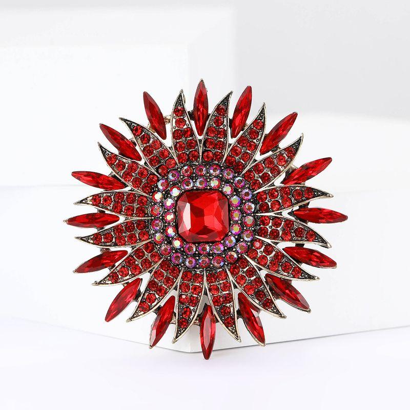 Fancy Design Fashion Fashion Maple Brooch Female Super Flash Rhinestone Leaf Pin Suit Coat Corsage Accessories