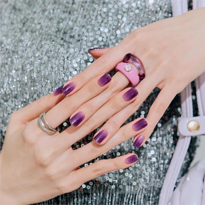Grape gel nail