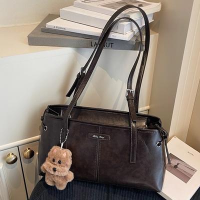 Ležérní kabelka vysoké úrovně vzhledu, módní retro a trendy, taška přes rameno na dojíždění, denní taška