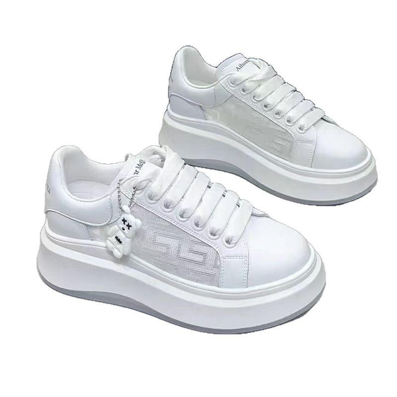 Internet-Berühmtheit Explosion Mesh atmungsaktiv kleine weiße Schuhe Damen Frühling und Sommer 2025 neu höhenerhöhende Damen Einzelschuhe dicksohlig