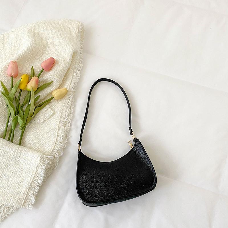 Chic And Fashionable Women s Shoulder Bag For Spring 2023 Trendy Crescent Shape чёрный