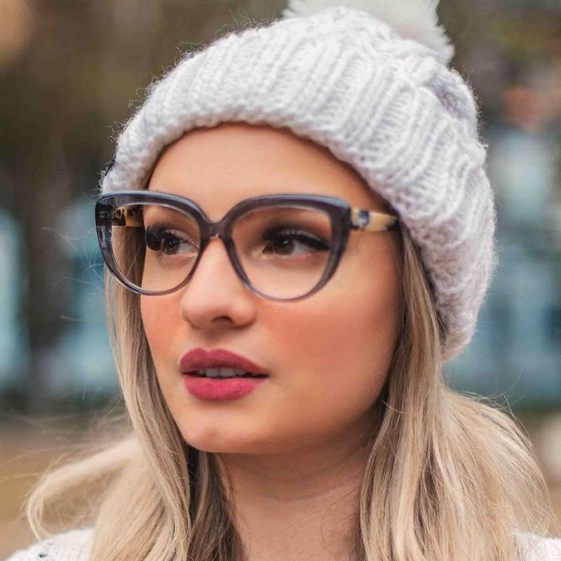 Women's eyewear: trendy cat-eye glasses
