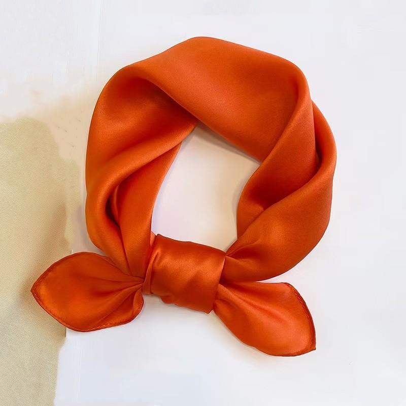 Jednokolorowa jedwabna chusta kwadratowa chusta imitacja jedwabiu chusta letnia urocza Yiwu mała kwadratowa chusta