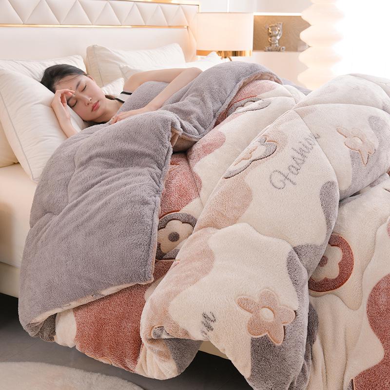 Warm Winter Lambswool & Fleece Quilt - Thick, Cozy Single Size for All Seasons