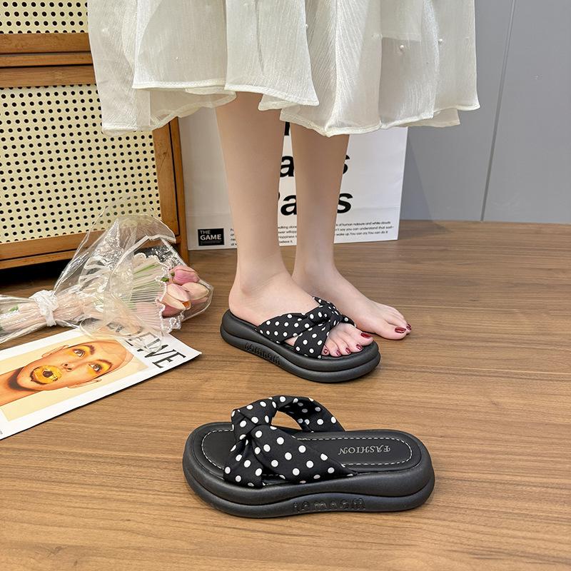 Summer summer outer wear non-slip deodorant silent ins tide net explosion super fire beach soft bottom thick bottom slippers