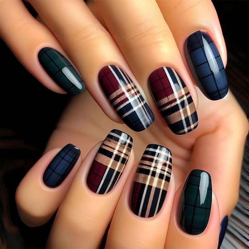 Christmas Cute Press On Nails Square Fake Nails Winter False Nails with Snowman Snowflake Designs Medium Glue On Nail Gloss Xmas Reusable Acrylic