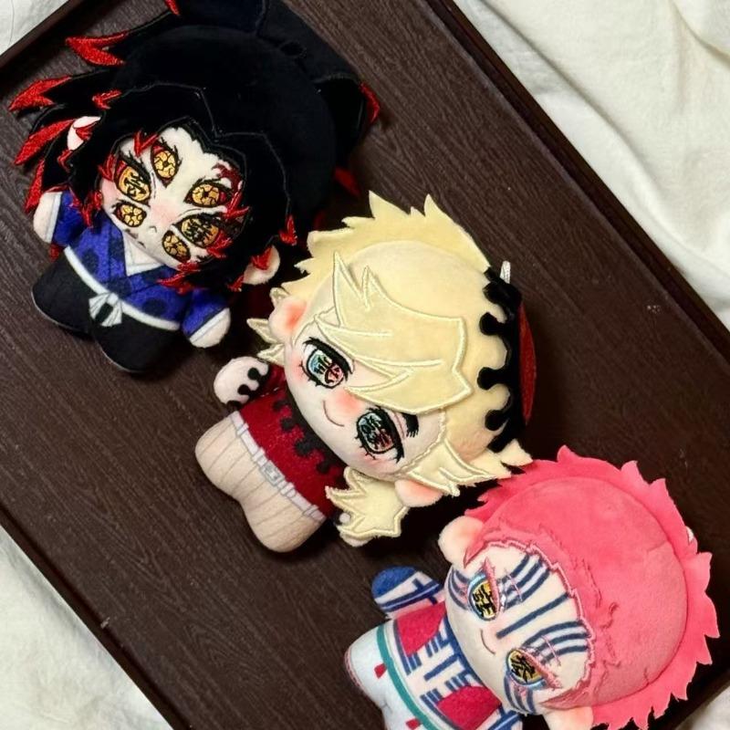 Süßes Dämonentöter Obere Mond Plüsch Schlüsselanhänger Set 10cm Kokushibo Douma Akaza Maskottchen Puppen Weiche Anime Bösewicht Kuscheltier Anhänger für Fans Tasche Dekoration Geschenk