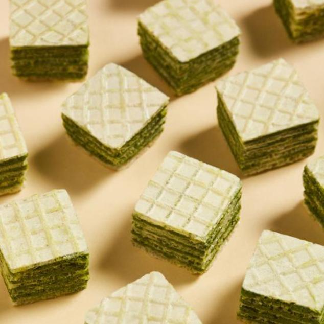 Osulloc Green Tea Wafers X3 + Dalbit Walk Single Pack – Tea Snack Set