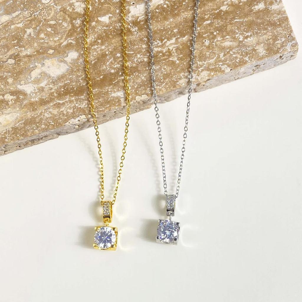 Necklace Femininity Three-dimensional Four-claw Zircon Necklace Elegant Niche Light Luxury Copper Plated Real Gold Non-Fading Accessories