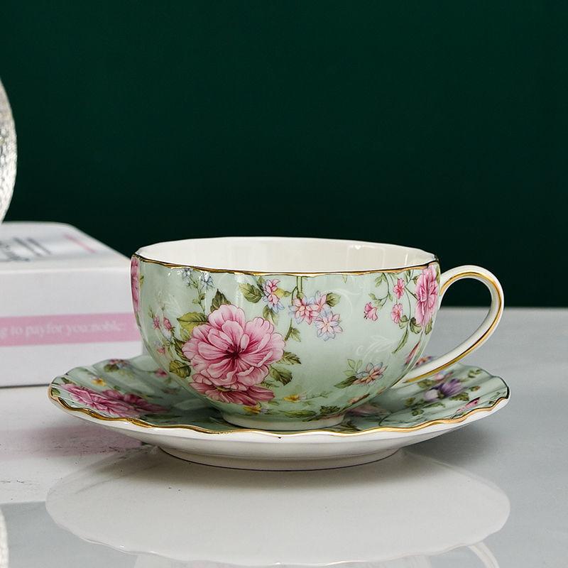 European Porcelain Cup and Saucer For Coffee Bone China Coffee Cup Saucer Spoon Set Flower Tea Cups Set Ceramic Cups Mugs Gift