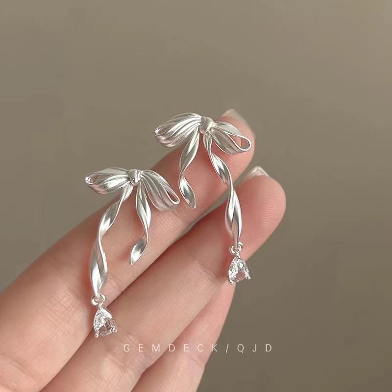Elegant French Retro Ribbon Earrings: Stylish Ballet Bow Three-Color Design for Women