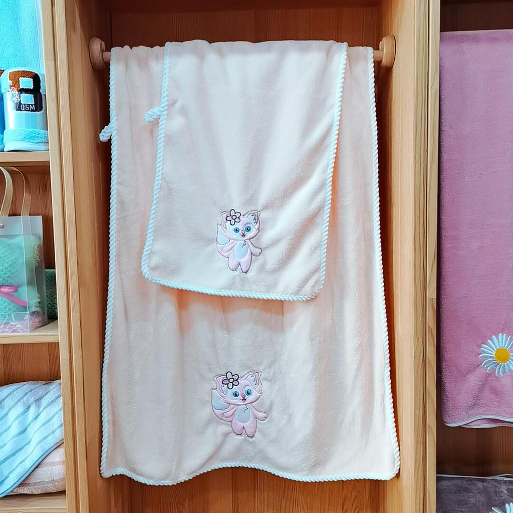 The new coral fleece children's bath towel is soft and absorbent, and the hair can be worn. Lingna Belle towel two-piece set