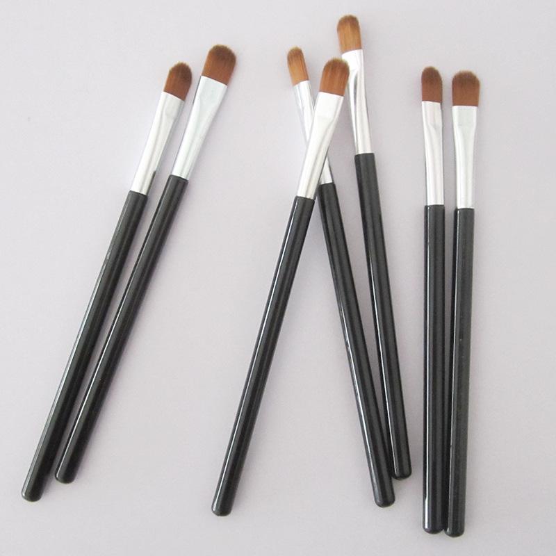 Mini Eyeshadow Brush - Portable Flat Head Beauty Tool for Eyes and Lips