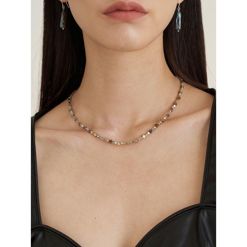 Snow Glow - Necklace 08