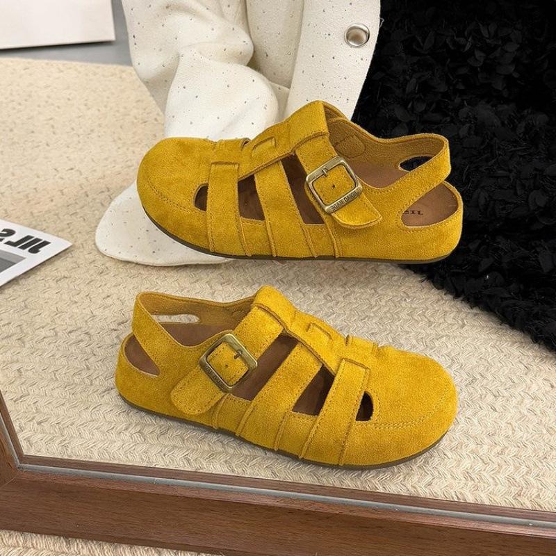 2025 new summer sandals hole shoes flat bottom Boken shoes women's wear casual versatile lazy one pedal hollow