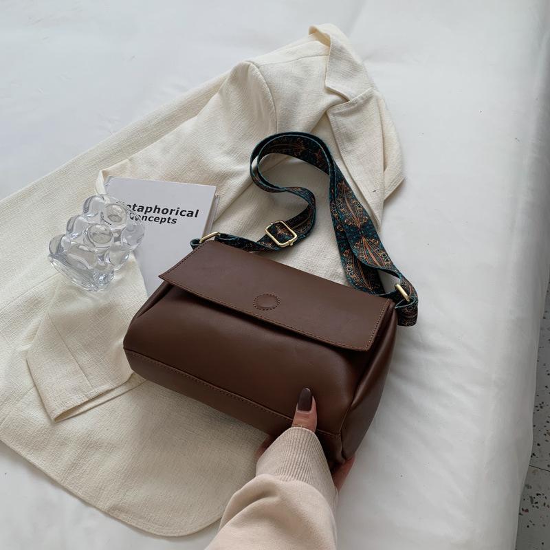 Bag New Versatile Women's Bag Fashion Shoulder Bag Wide Shoulder Small Square Bag