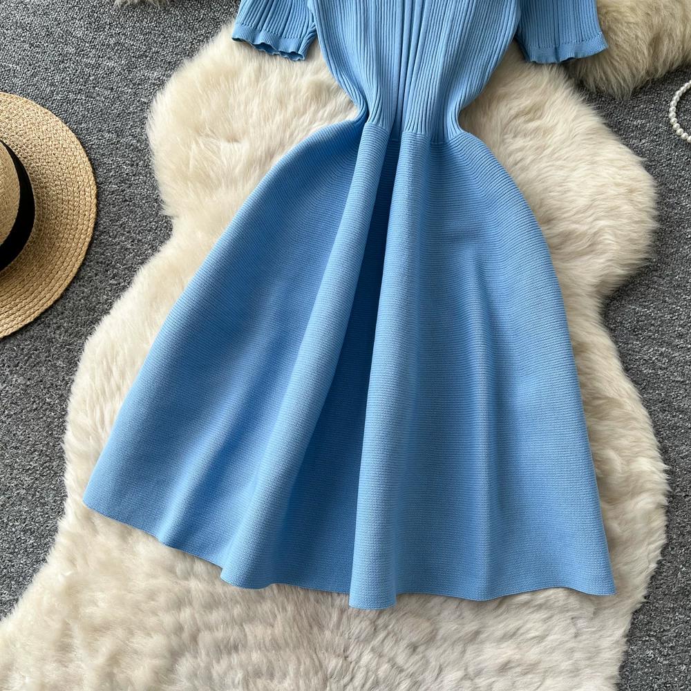 2026 Nuovi Arrivi Estivi Vestito Maglione Scollo a U Perline Manica Corta Aderente per Vestito da Festa di Compleanno Vestito Maglia Pieghettato Blu Strass Eventi Serata