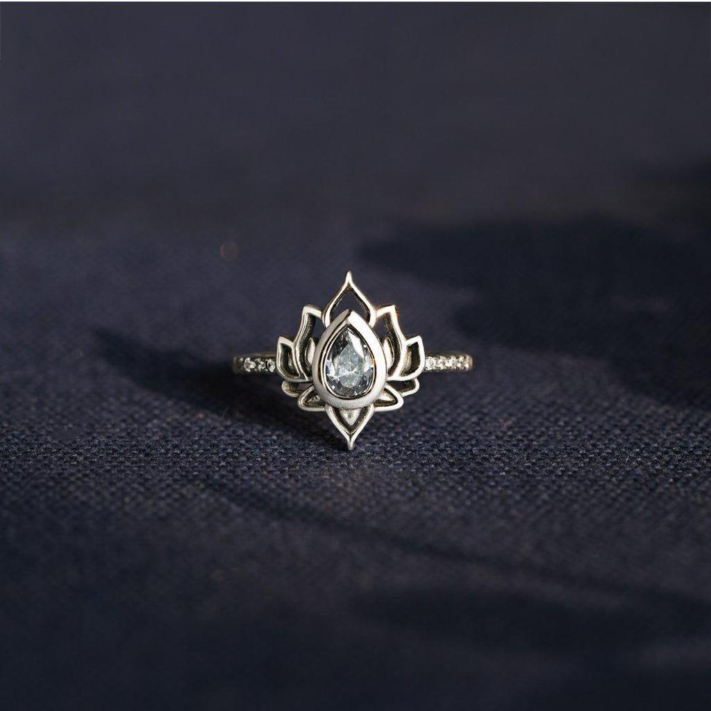 European & American Geometric Floral Alloy Water Drop Ring for Women
