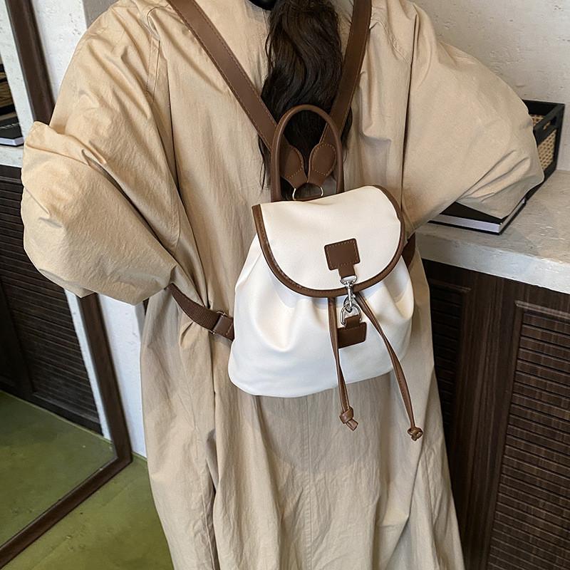 Stylish Pu Shoulder Bag For Women With Comfortable Soft Structure And Inner Pouch Suitable For Daily