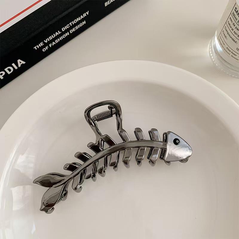 Luxury Red Rhinestone Musical Note Hair Claw for Voluminous Updos