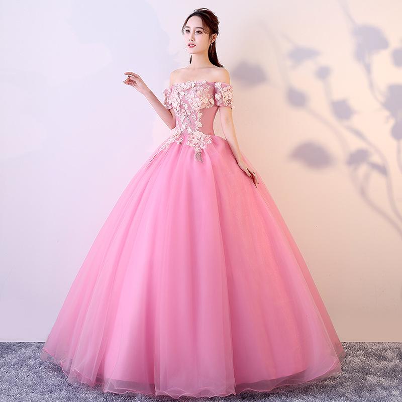 One-word shoulder colored yarn dress choir