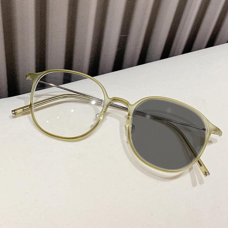 Vintage Ultra Light Photochromic Reading Glasses Round Frame Anti Blue Light for Men Women Elderly Computer Eyewear