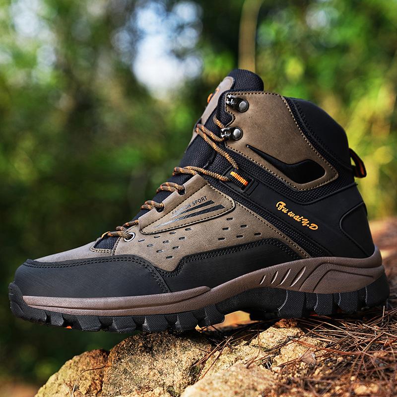 Spring and Summer New Men's Outdoor High-top Hiking Shoes Large Size Sports Shoes Men's Short Boots Fashion Casual Shoes
