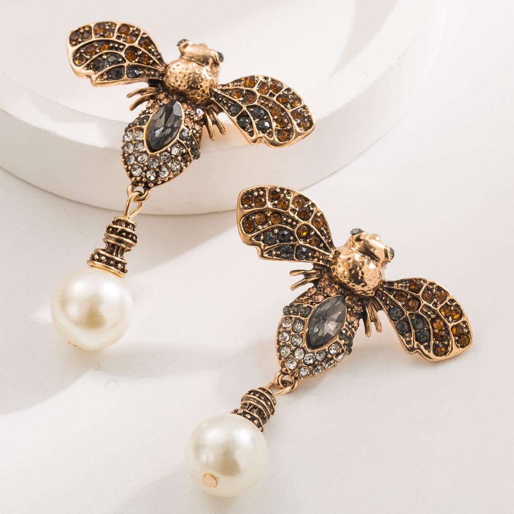 

Elegant Retro Rhinestone Bee & Pearl Dangle Earrings