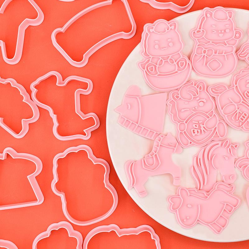 Year Of The Horse Cookie Cutters Chinese  Year 3D Cartoon Horse Shape Pressable Biscuit Mold Cookie Stamp Kitchen Baking Tool